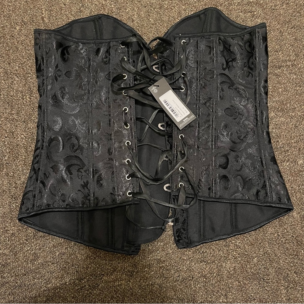 PRETTYLITTLETHING Corset - Picture 2 of 2